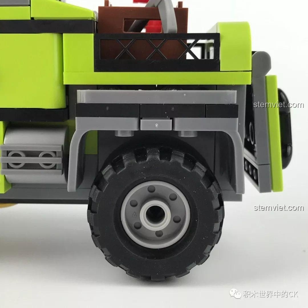 Các dụng cụ cứu hộ trong thùng xe của Xe Cứu Hộ Núi Lửa SEMBO SD9550, bộ đồ chơi cho bé trai