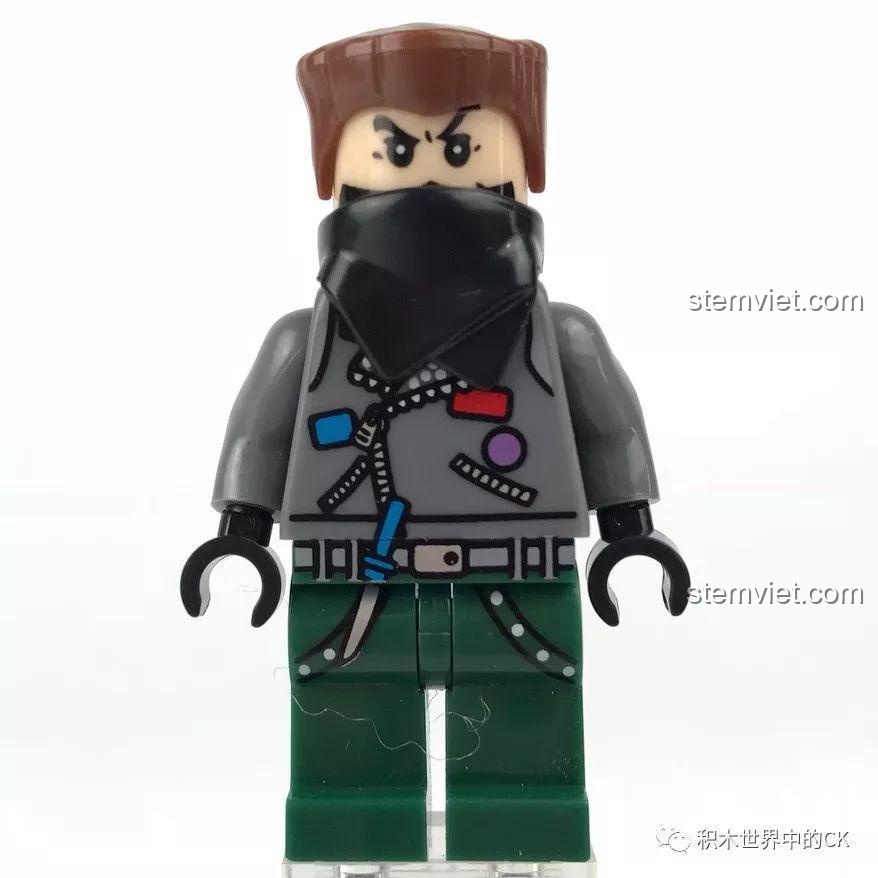 Minifigure Kẻ Cướp từ bộ Tàu Tuần Tra Cảnh Sát SD9796, với khăn che mặt và trang phục tội phạm.