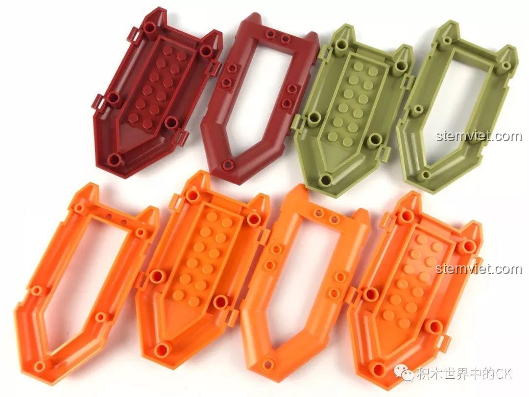 Bốn chiếc thuyền cao su nhỏ với ba màu sắc khác nhau (đỏ, xanh lá, cam) từ bộ Tàu Tuần Tra Cảnh Sát SD9796.