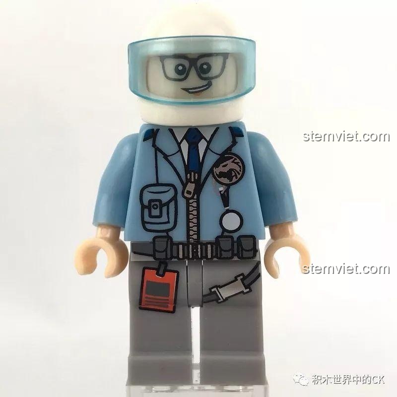 Mặt lưng minifigure Triệu Nghị của bộ đồ chơi SEMBO SD9816, bộ lắp ghép Xe Cảnh Sát Biến Hình, phù hợp bé trai 6 tuổi.