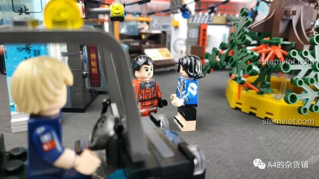 Chi tiết Hiệu Sách và Cây trong mô hình Thành Phố Ngầm Lưu Lạc Địa Cầu SEMBO đã được kết nối.