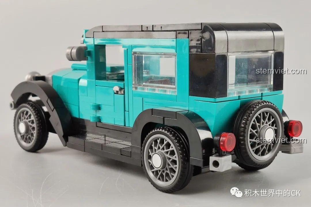 Cận cảnh phần đầu xe của đồ chơi lắp ráp Xe Cổ Điển Ford Model A 1930 SEMBO 607401 màu xanh.