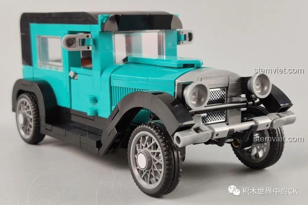 Quá trình lắp ráp khung gầm của bộ đồ chơi lắp ráp SEMBO 607402 màu đỏ.