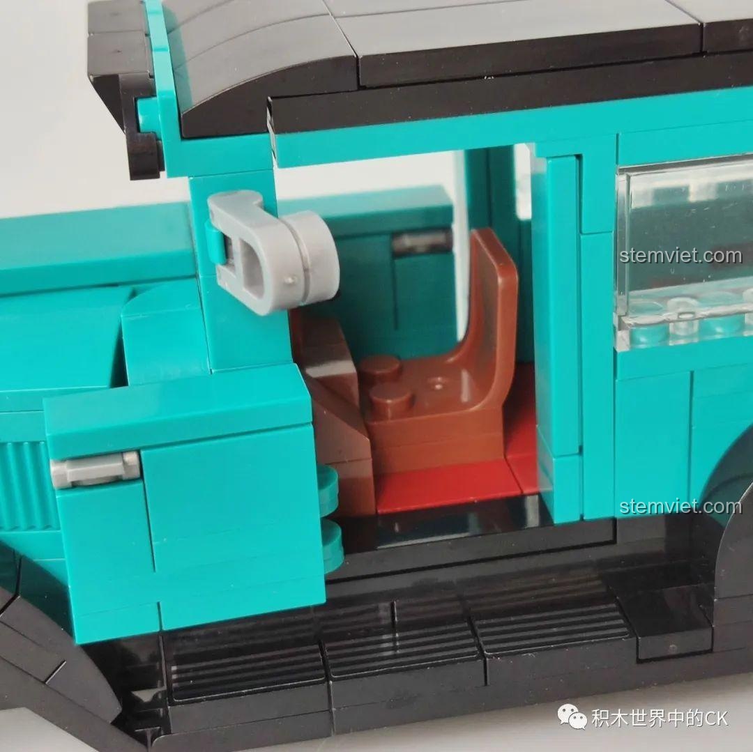 Góc nhìn bên hông của mô hình đồ chơi lắp ráp SEMBO 607402 màu đỏ.