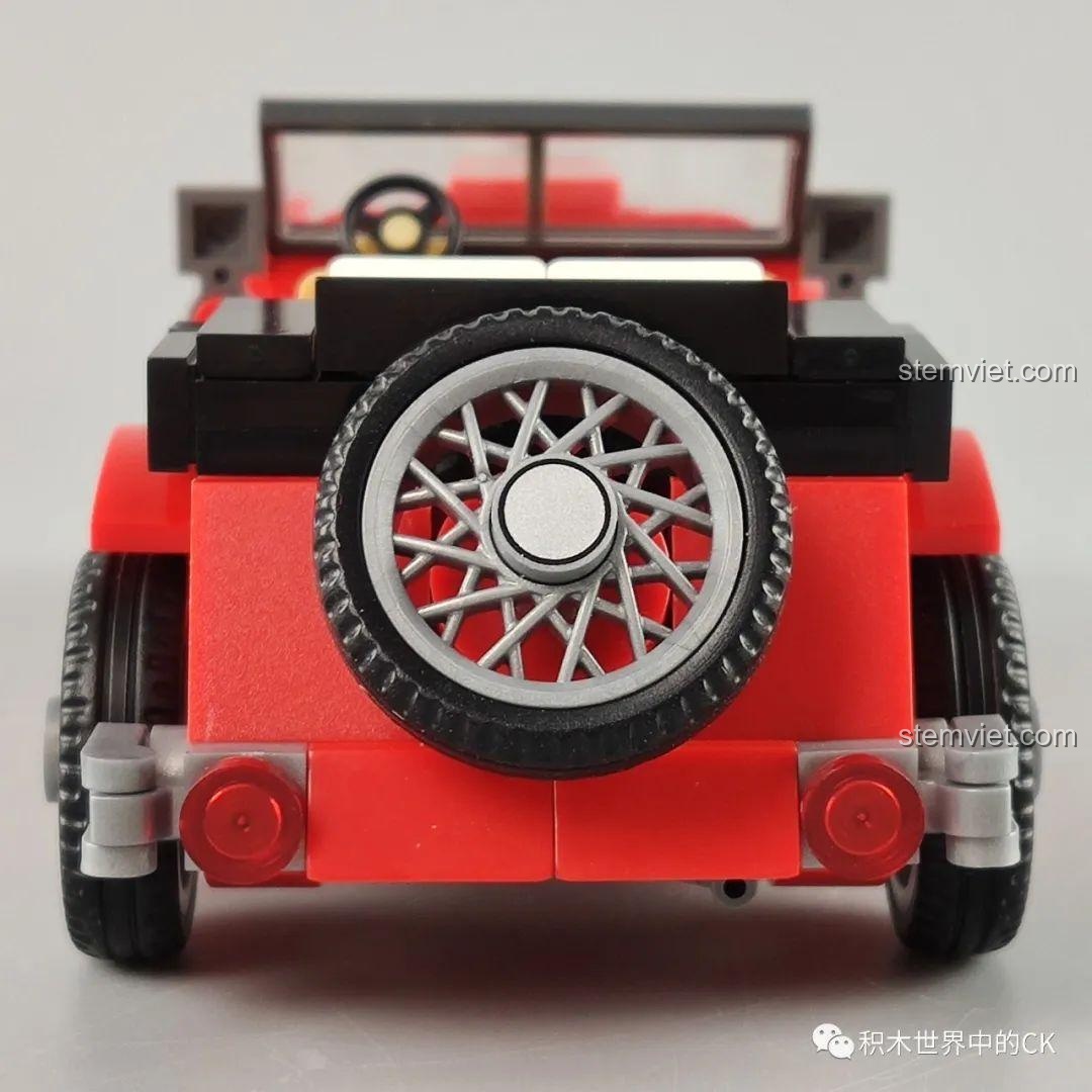 Góc nhìn bên hông của mô hình đồ chơi lắp ráp SEMBO 607403 màu trắng.