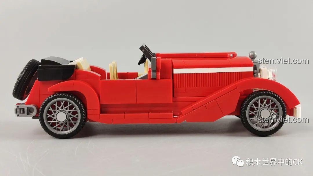 Cận cảnh bánh dự phòng trên mô hình đồ chơi lắp ráp SEMBO 607403 màu trắng.