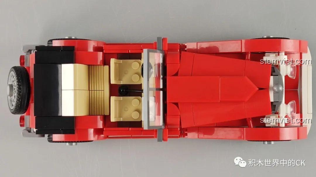 Góc nhìn 3/4 từ phía sau của mô hình đồ chơi lắp ráp SEMBO 607403 màu trắng.