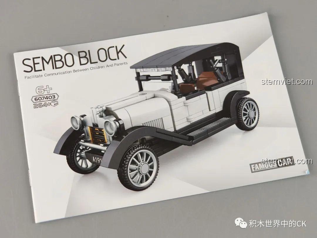 Góc nhìn từ trên xuống của bộ sưu tập 4 mô hình đồ chơi lắp ráp Xe Cổ Điển Ford Model A 1930 SEMBO.