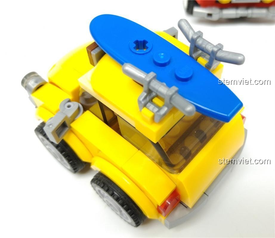 Ảnh review chi tiết nóc xe màu vàng trong series Sluban B0706.