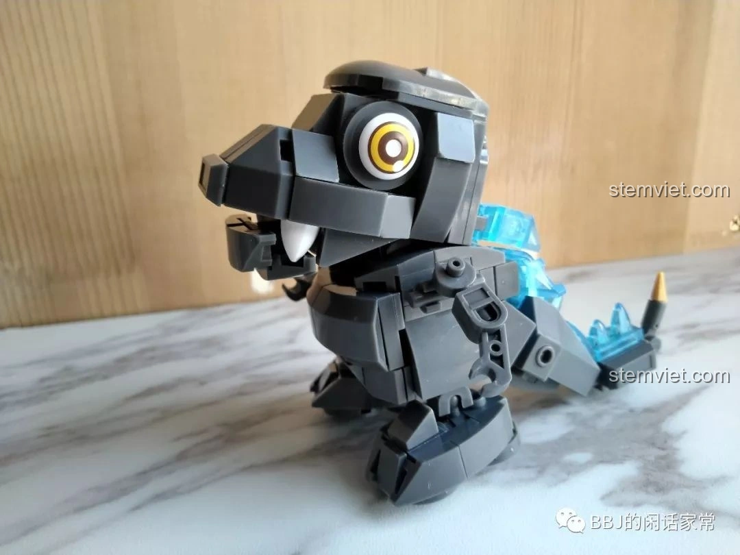 Mô hình Sluban B0761A Godzilla chibi M38-B0761A với bộ mắt thứ hai, tạo vẻ mặt khác biệt.