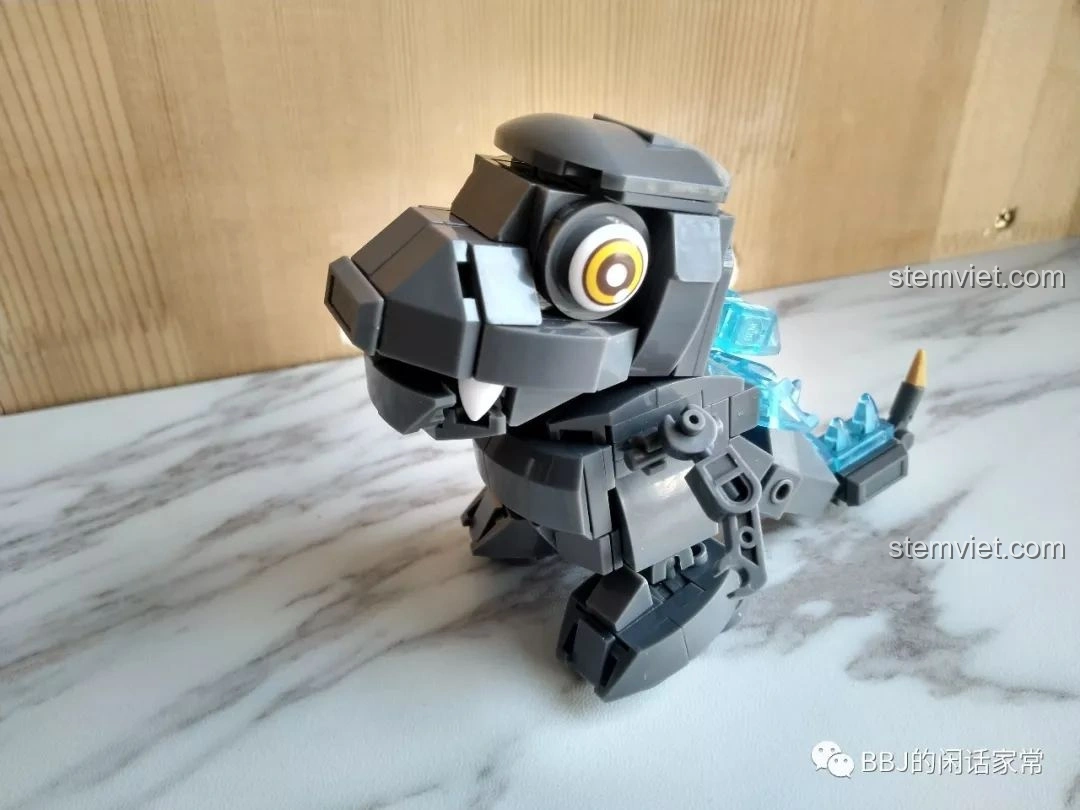 Mô hình Sluban B0761A Godzilla chibi M38-B0761A với bộ mắt thứ ba (nếu có, hoặc góc nhìn khác của mắt).