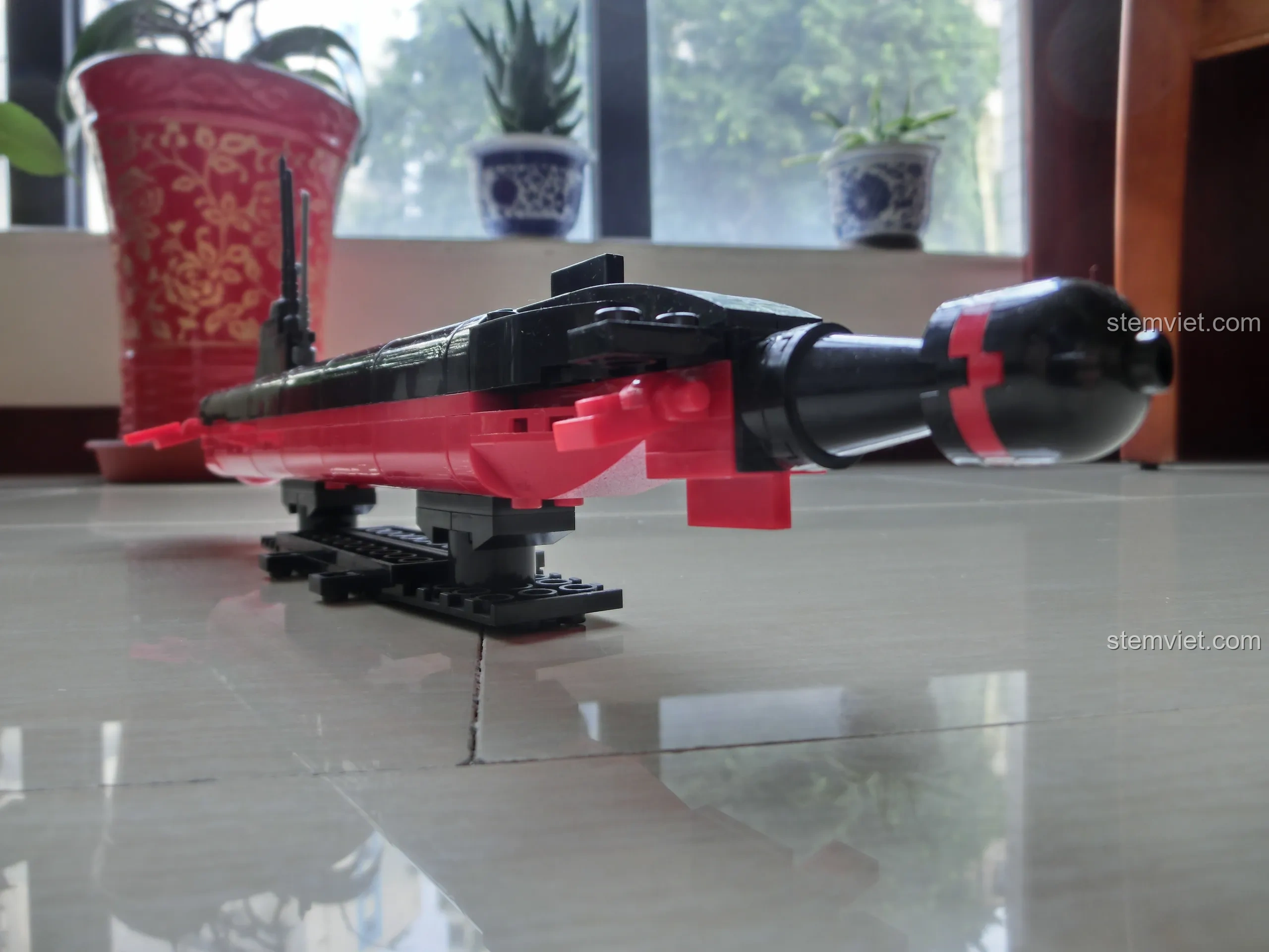 Tàu ngầm hạt nhân M38-B0391 đang lắp ráp phần đầu, đồ chơi lắp ráp cho bé trai 6 tuổi.