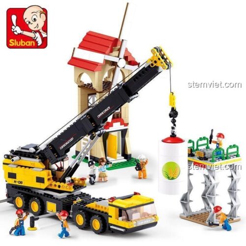 Bộ đồ chơi Sluban M38-B0553 Xe cẩu hạng nặng đang nâng một thùng hàng, có nhà máy và cối xay gió