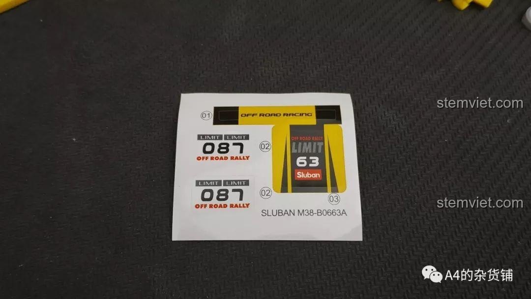 Tấm decal dán cho bộ đồ chơi Sluban M38-B0663A Xe Địa Hình Pathfinder, giúp trang trí xe địa hình có giảm xóc.