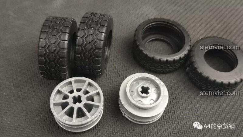 Lốp xe và vành bánh xe của bộ đồ chơi Sluban M38-B0663D Xe Địa Hình Explorer, chi tiết chất lượng.