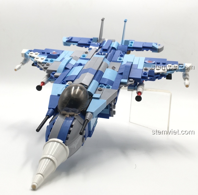 Mô hình máy bay cánh đôi Hải Tặc từ đồ chơi Sluban M38-B0666.