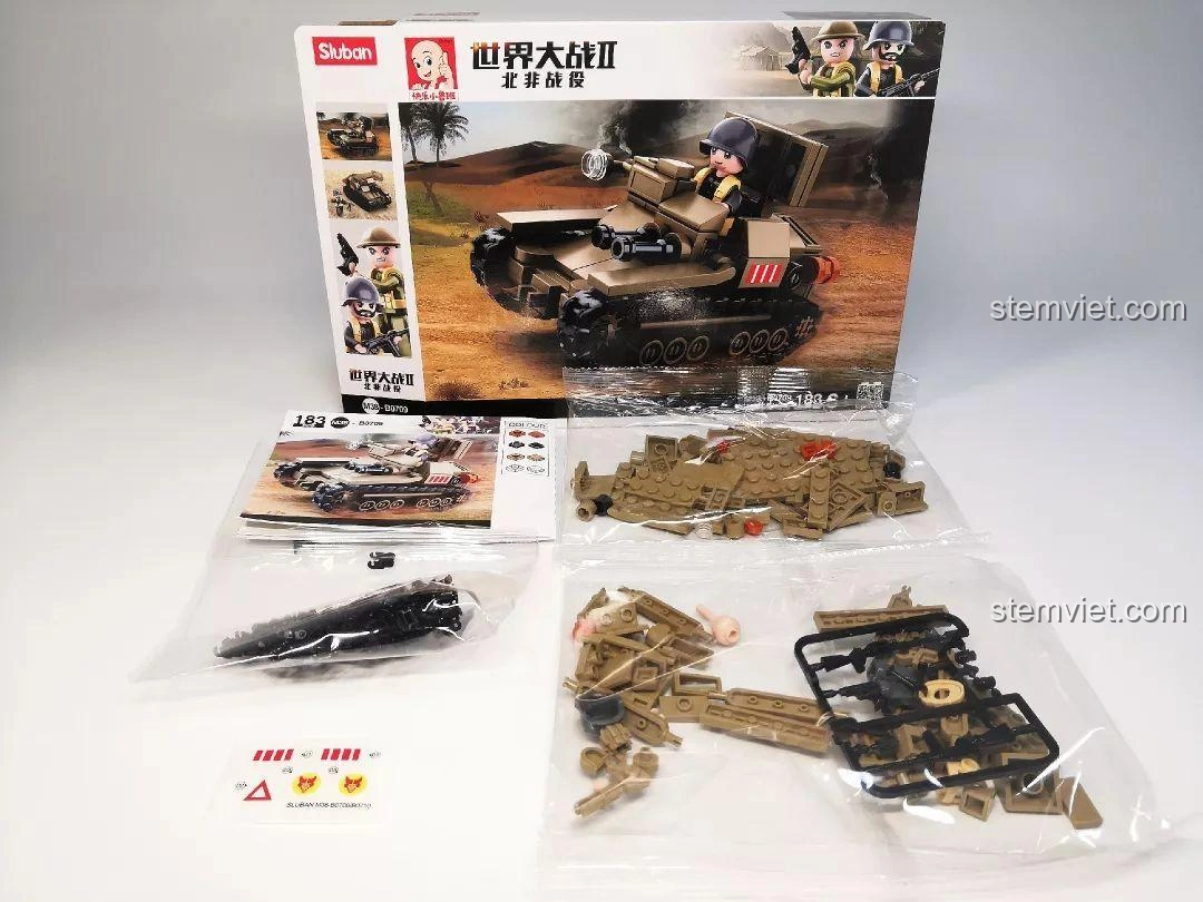 Các túi linh kiện, sách hướng dẫn và decal của bộ đồ chơi lắp ráp Sluban M38-B0709 Xe Tăng Siêu Nhẹ CV33 được sắp xếp gọn gàng.