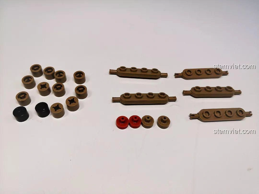 Các mảnh ghép màu nâu của bộ đồ chơi lắp ráp Sluban M38-B0709 Xe Tăng Siêu Nhẹ CV33, bao gồm các thanh và chi tiết tròn.