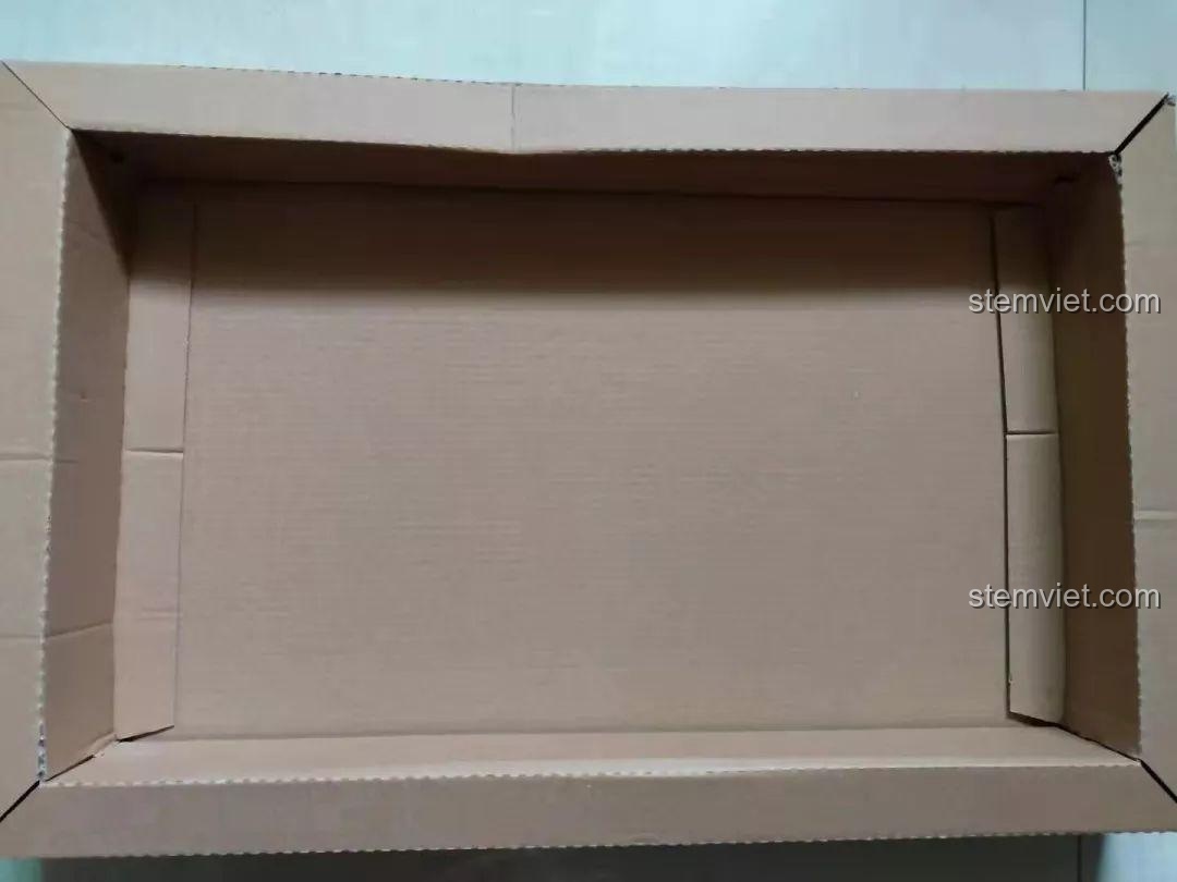 Bộ lắp ráp chiến trường 0713, cảnh quan với xe tăng, minifigure và các công trình, tạo nên một trận địa sống động.