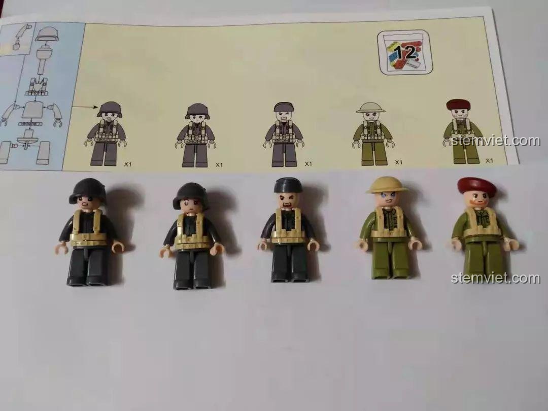 Bộ lắp ráp M38 B0713, cận cảnh các minifigure lính Đức, thể hiện độ chi tiết của từng nhân vật.