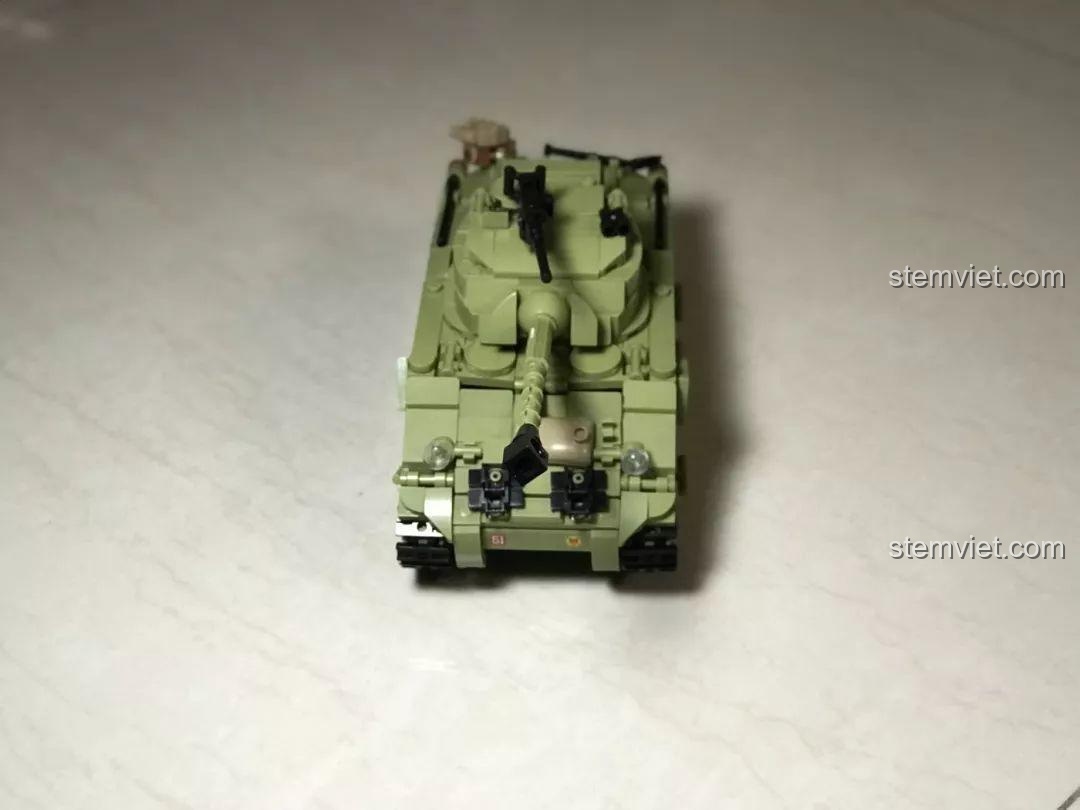 Bộ lắp ráp chiến trường 0713, xe tăng hoàn chỉnh nhìn từ cạnh bên, với hệ thống treo hoạt động.