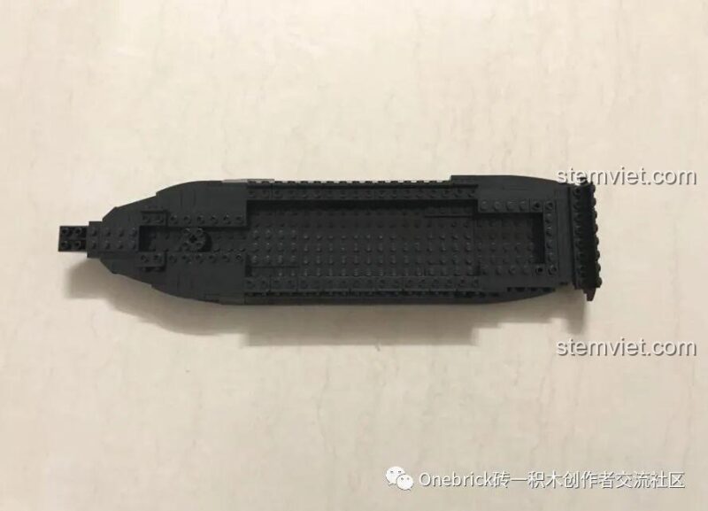 Bộ lắp ghép Tàu Hộ Vệ USS Constitution Sluban có thể tách rời thành 3 phần để trưng bày và khám phá.