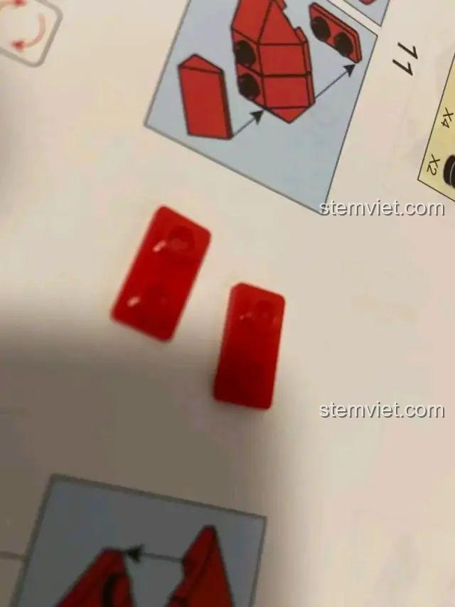 Mảnh ghép đặc biệt màu đỏ của Sluban M38-B1008, thể hiện độ chi tiết và chất lượng của đồ chơi mô hình Ngưu Ma Vương Tây Du Ký.