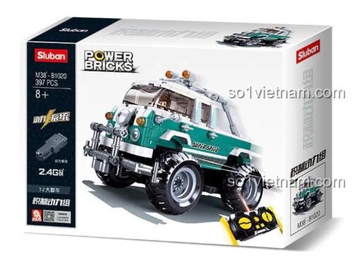 Hộp đồ chơi mô hình Sluban M38-B1020 Xe T2 Bánh Lớn Điều Khiển Từ Xa, có hình xe và tay cầm điều khiển, phù hợp bé trai 8 tuổi.