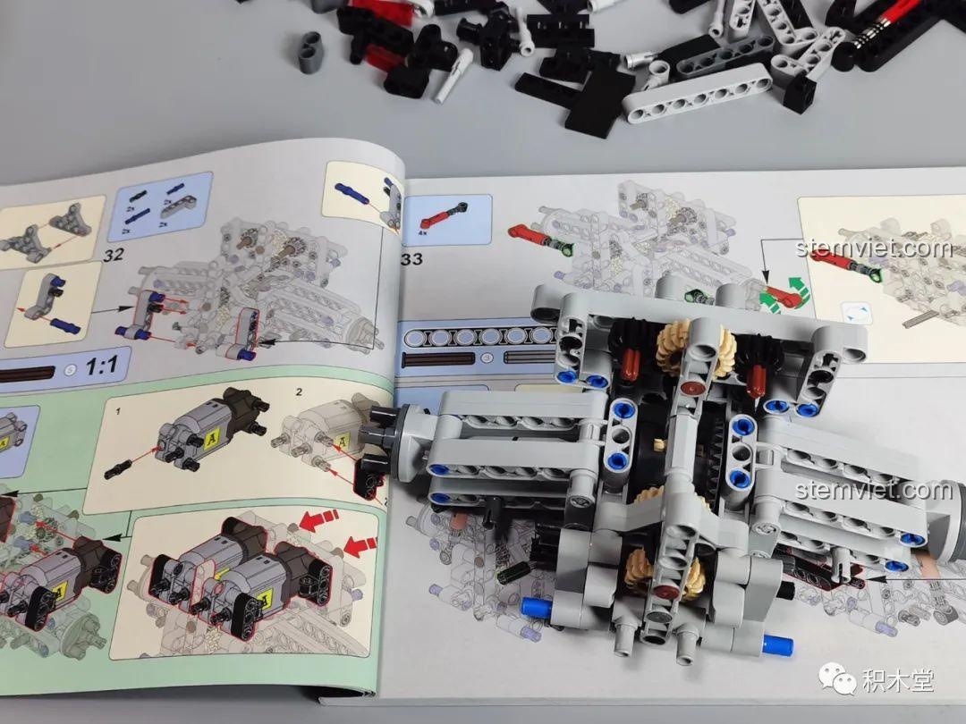 So sánh cụm chi tiết đang lắp ráp với sách hướng dẫn của bộ TGL T5023, đảm bảo độ chính xác.