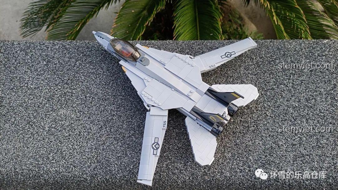 So sánh F-14 Tomcat và F/A-18 Super Hornet của Sluban