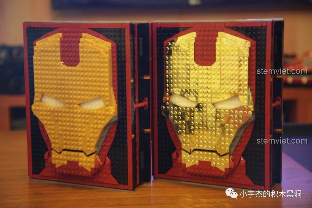 So sánh góc nghiêng giữa hai phiên bản, làm nổi bật độ bóng của các chi tiết mạ vàng.