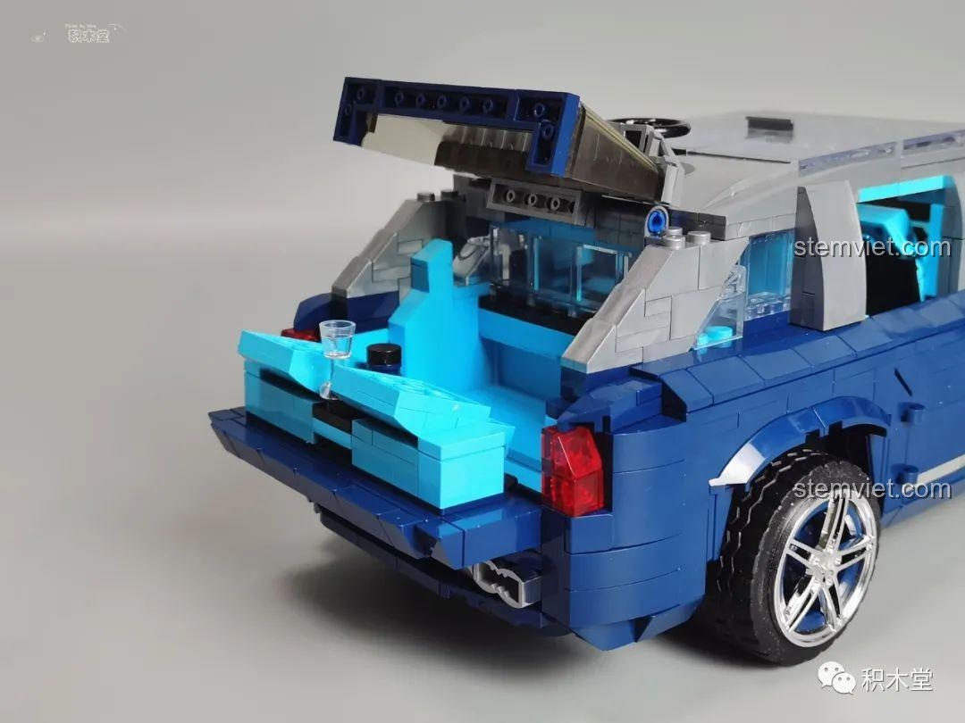 So sánh kích thước Rolls-Royce Cullinan Mould King 10017 với một chiếc xe 6 stud.