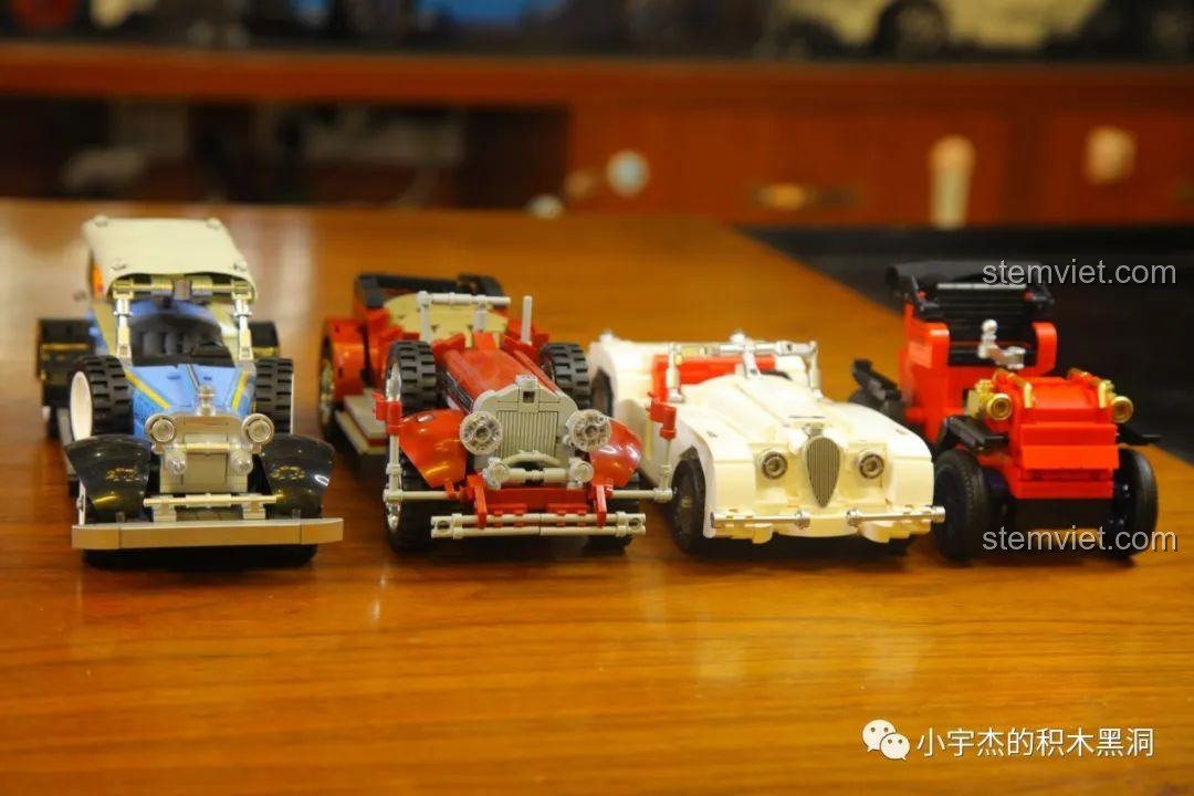 So sánh kích thước giữa các mô hình xe cổ SEMBO, với chiếc Duryea Model L 705400 là nhỏ nhất.