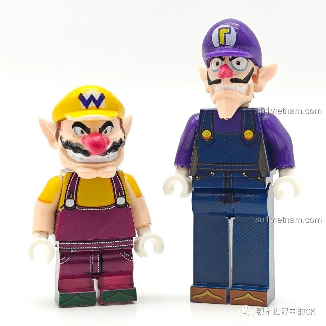 So sánh hai minifigure phản diện Wario và Waluigi trong bộ sưu tập Super Mario WM6103.