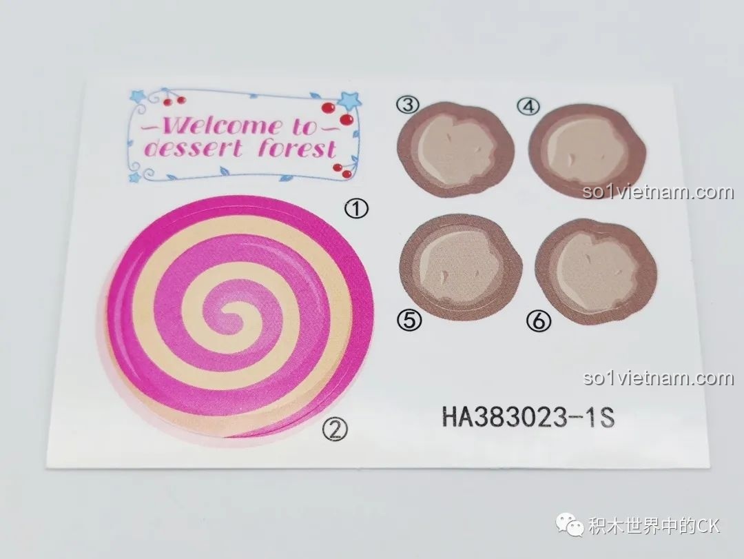 Tờ sticker đi kèm của bộ hoa Khu Rừng Kẹo Bông Gòn, với hình kẹo mút và biển chào.