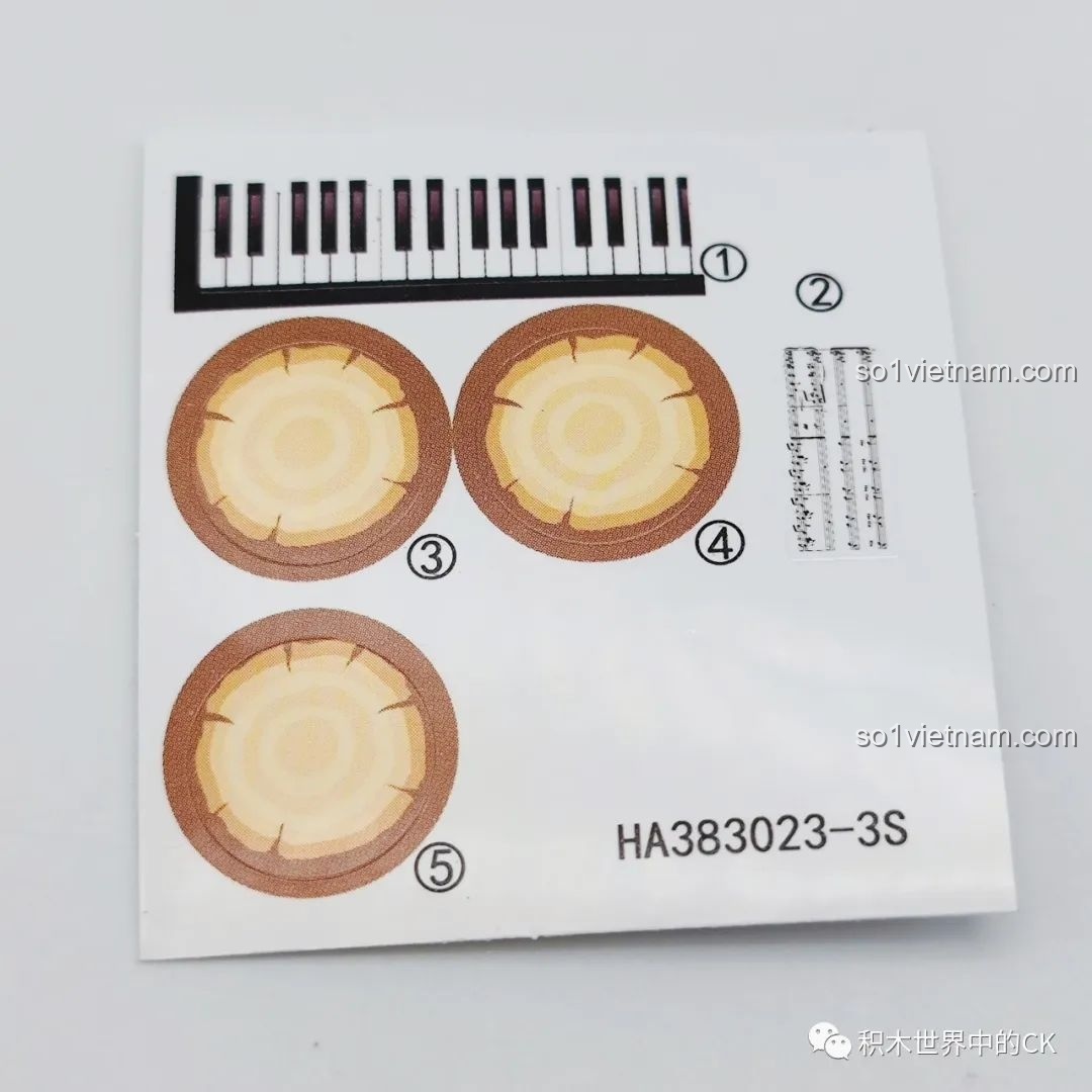 Tờ sticker đi kèm của bộ hoa Thác Nước Piano Ánh Trăng, với phím đàn piano và bản nhạc.