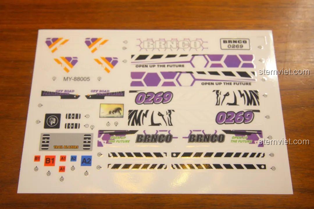 Tấm sticker dạng chuyển (transfer sticker) của bộ lắp ráp MOYU BLOCK MY88005 với các họa tiết độc đáo.