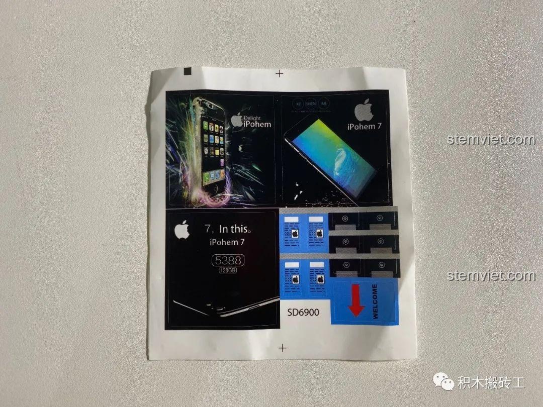 Tấm sticker dán chuyển (transfer sticker) đi kèm trong bộ lắp ghép Mô hình Apple Store cho con trai từ 14 tuổi.