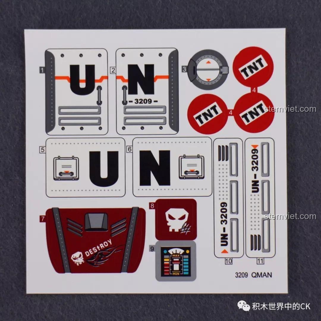 Tấm sticker của bộ đồ chơi lắp ráp Qman 3209 Xe Bọc Thép Tấn Công ThunderMission với các chi tiết UN và TNT.
