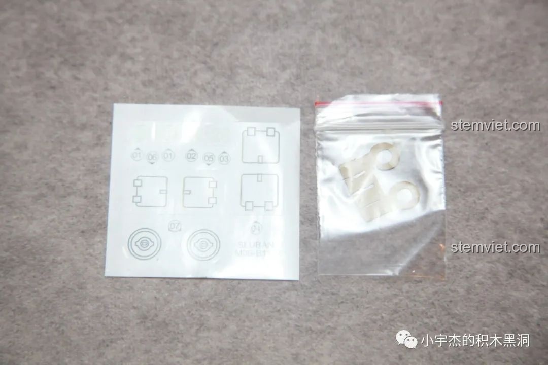 Tờ sticker đi kèm trong bộ đồ chơi mô hình Sluban M38-B1107 chất lượng cao giá tốt.