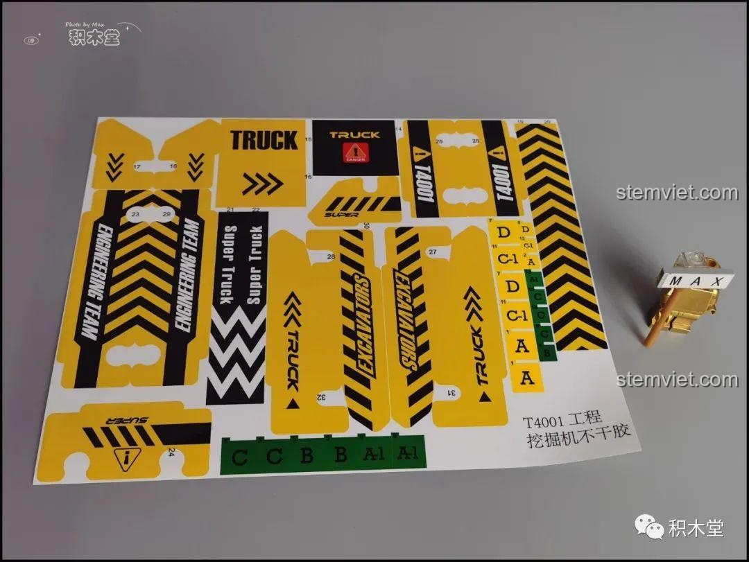 Bộ sticker dán chi tiết cho mô hình Taigaole T4001, bao gồm các ký hiệu cảnh báo và logo.