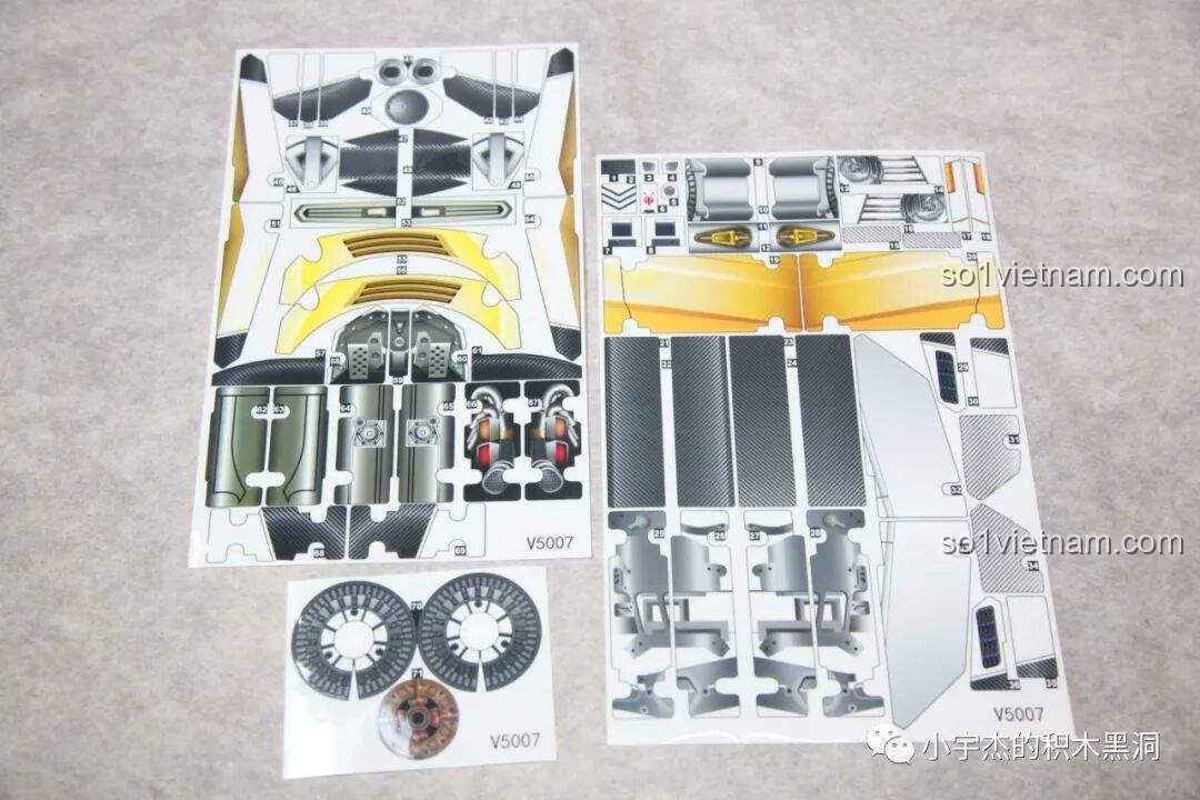 Ba tấm sticker trong suốt với nhiều chi tiết để trang trí cho mô hình Robot chiến binh Autobot Bumblebee K-BOX.