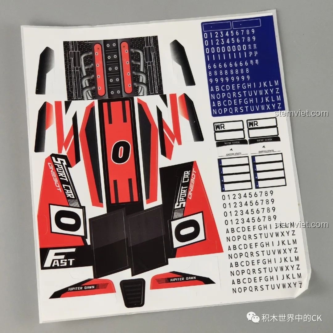 Tấm sticker chất lượng cao của bộ lắp ráp Xe Đua Drift ONEBOT, bao gồm cả ký tự để tự tạo biển số xe độc nhất.