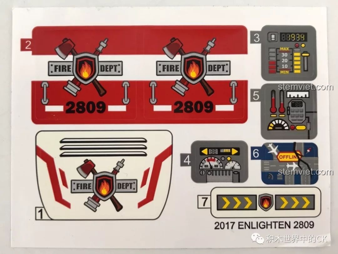 Tấm sticker đi kèm trong bộ xếp hình Xe chữa cháy sân bay 2809 với các họa tiết trang trí cho xe và bảng điều khiển.