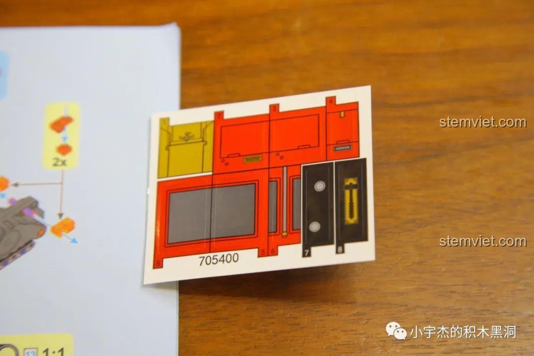 Tờ sticker đi kèm trong bộ lắp ghép SEMBO 705400 để trang trí các chi tiết nhỏ trên xe Duryea Model L.