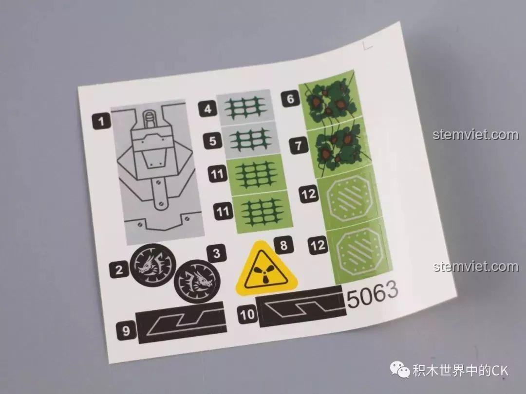 Tờ decal sticker đi kèm trong bộ lắp ráp Căn cứ quân sự cá sấu 5063 để trang trí cho mô hình.