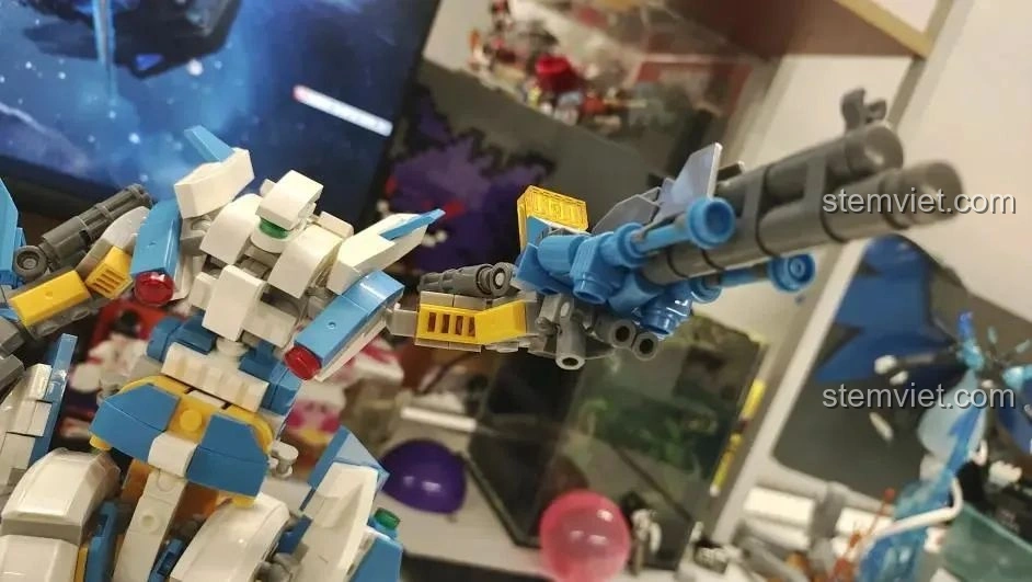 Robot WOMA C0407 Robot Biến Hình Không Trung Bá Vương - Thợ Săn Trời với súng trường năng lượng.