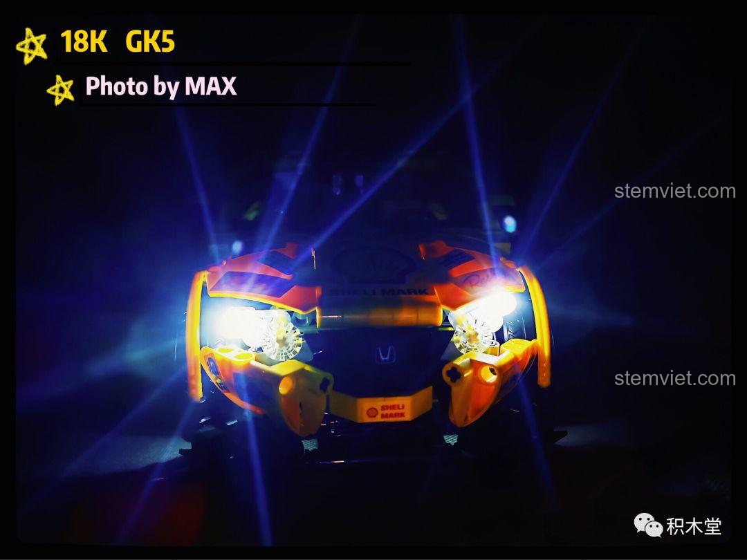 Mô hình Honda Fit GK-5 Type R K-82 với đèn LED sáng rực trong bóng tối, thể hiện tính năng đặc biệt của bộ đồ chơi Super 18K, mang lại trải nghiệm chơi chân thực.