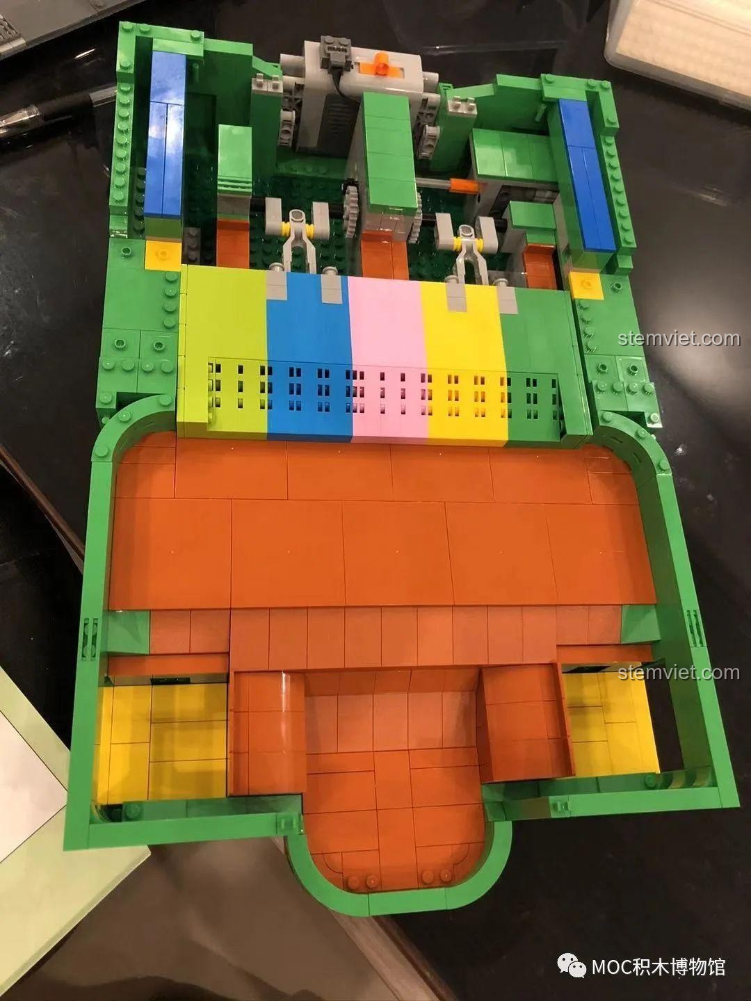 Quá trình lắp ráp cấu trúc bên trong của bộ lắp ghép Super 18K K104 Máy đẩy xu điện tử, đồ chơi mô hình Máy gắp xu điện tử.