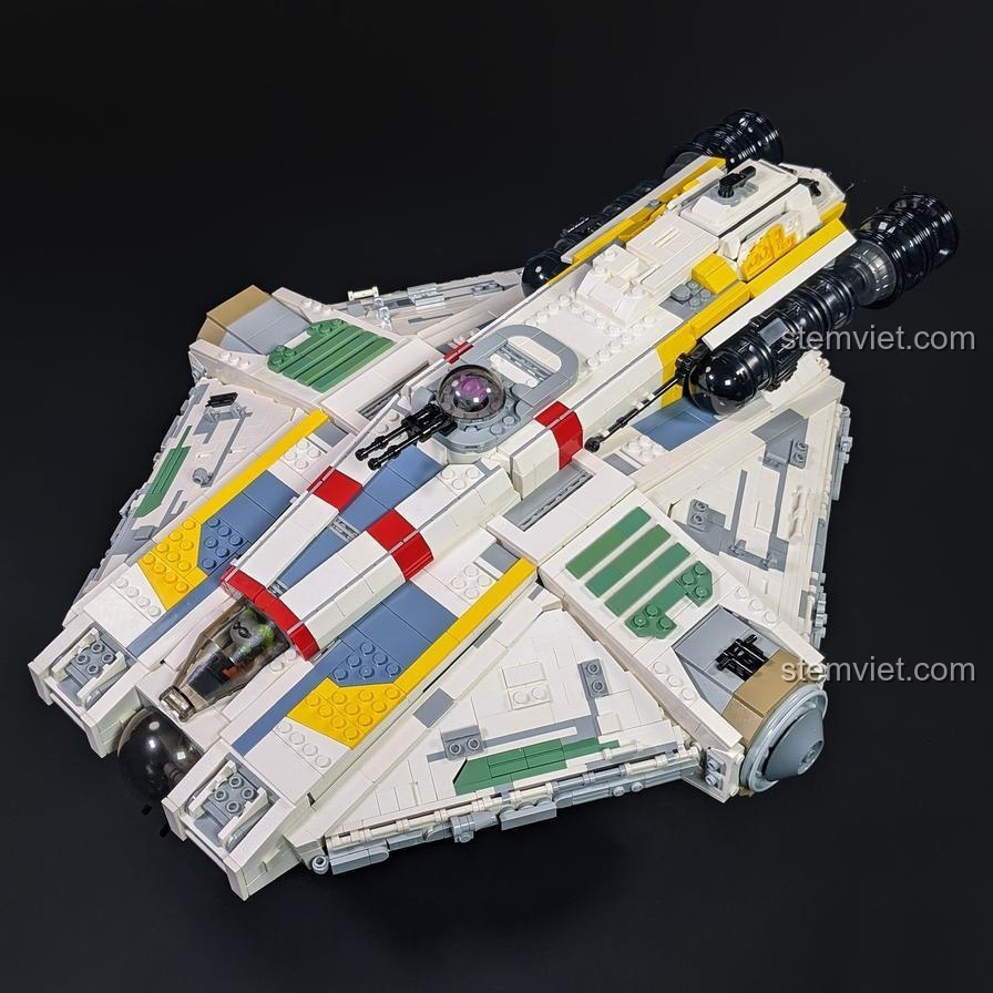 Hình ảnh render 3D của bộ xếp hình Super 18K K110 Tàu chiến quân Nổi Dậy, thể hiện thiết kế tinh xảo và phức tạp.